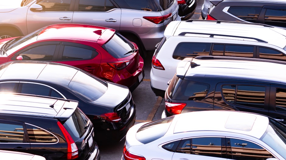 Infographic: Exploring Trends and Insights in the UAE Automotive Market in 2023 and Beyond — cover image